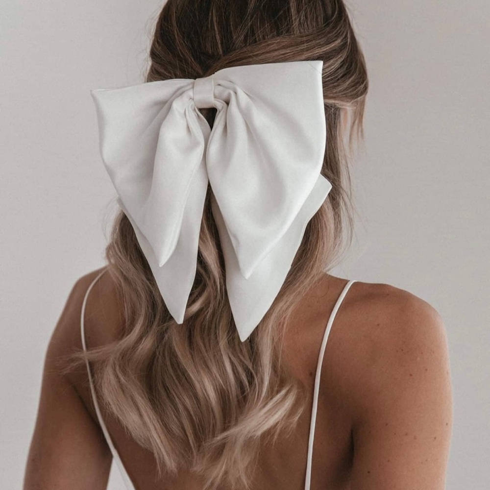 Grave Loves Lace Oversized Silk Bow